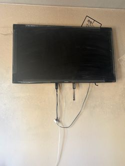 Flat Screen TV with Wall Mount