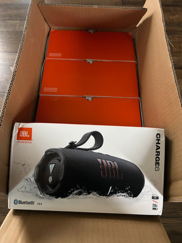 JBL Charge 6 - Portable Waterproof & Drop-Proof Bluetooth Speaker, Bold Pro Sound with AI Sound Boost, 28Hrs of Playtime, Built-in powerbank & Comes w