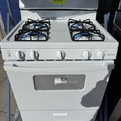 New GE Gas Stove In White 