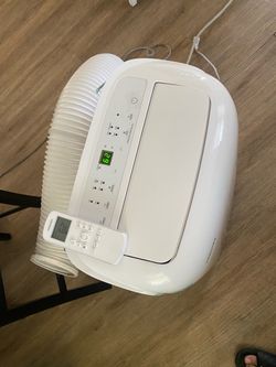 Toshiba Portable Air Conditioner with remote control
