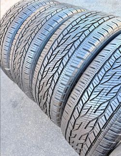 255-55R20 CONTINENTAL BRAND TIRES EXCELENTE CONDICIÓN SET DE 4