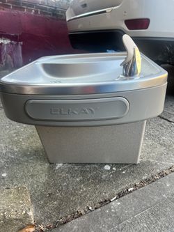 Elkay stainless steel Water fountain