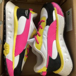 New Puma Tennis Shoes-size 7c Toddler Girls -$20 Firm,No Hold 