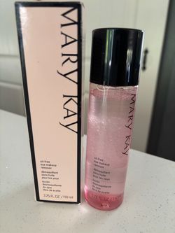 Mary Kay new in box - makeup remover oil free