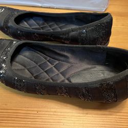 7.5 INC Black Flats With Sequins 