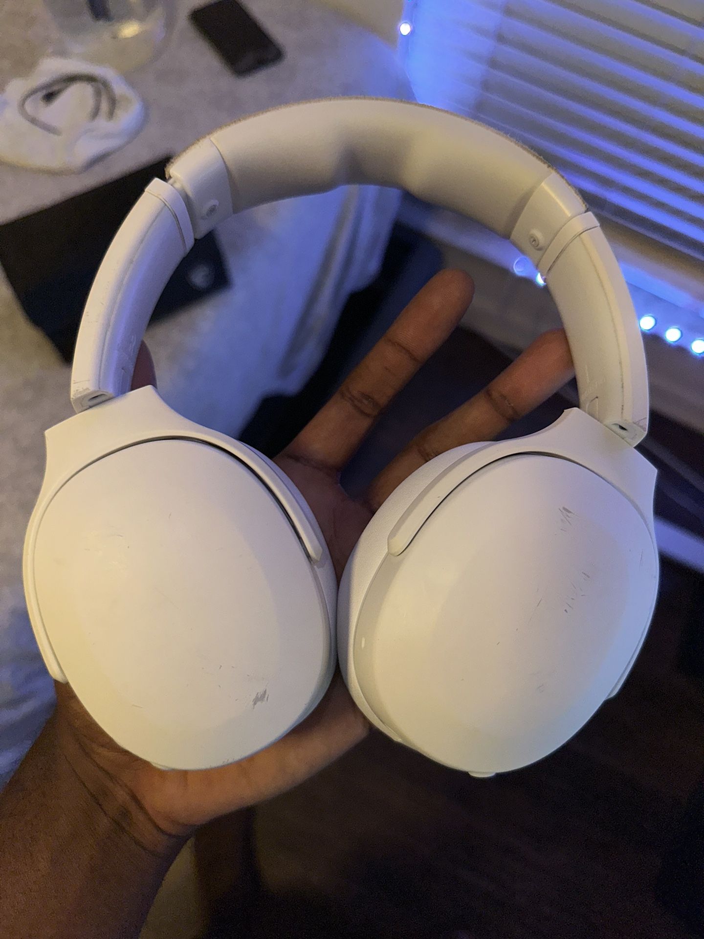 Skullcandy Crusher Evo (Bass Boost Slider)