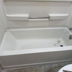 Shower tub used good condition