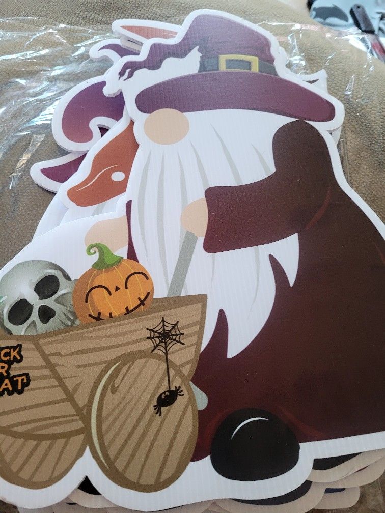 Gnomes Signs Halloween.