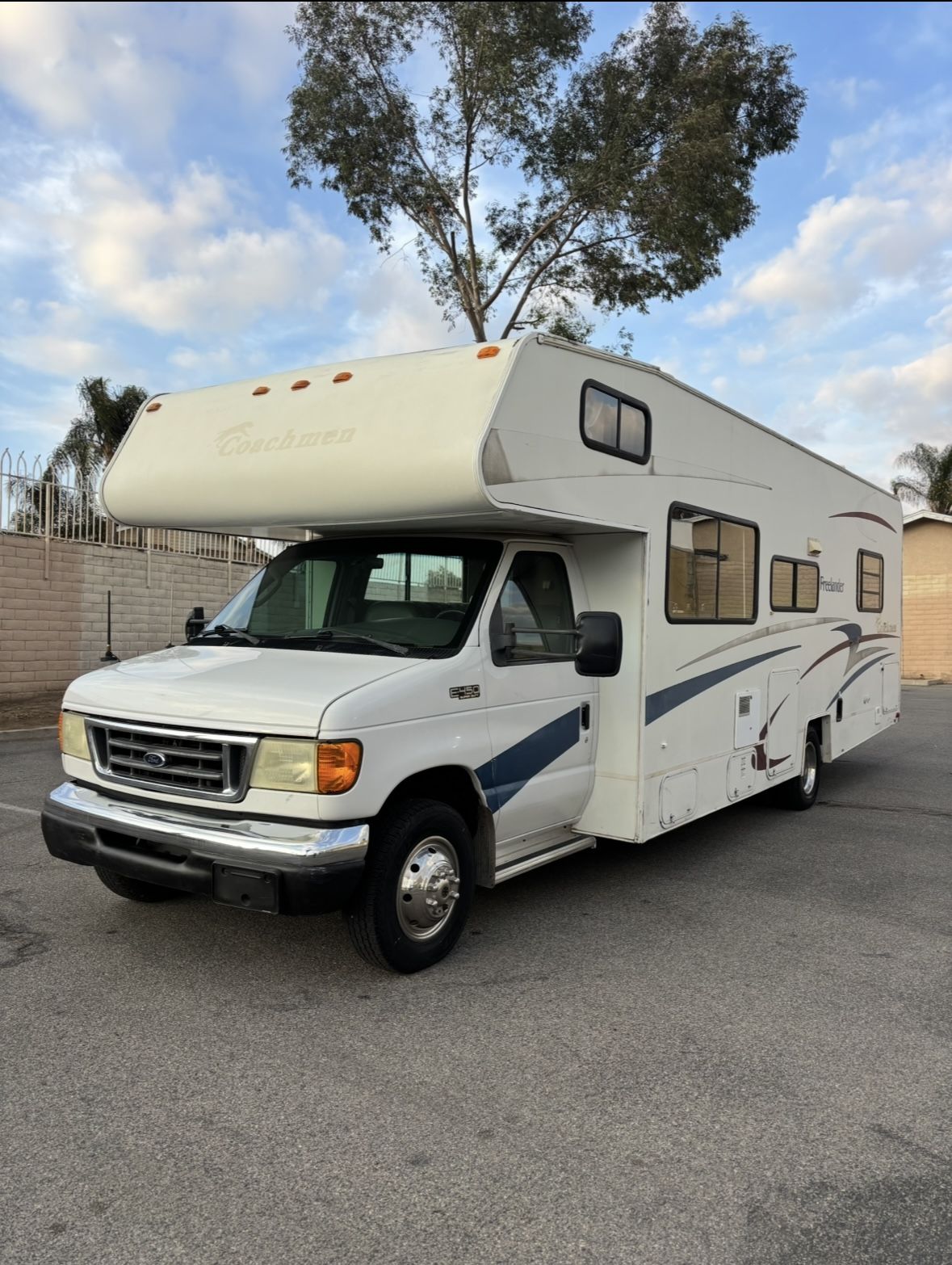 2005 Coachmen Freelander