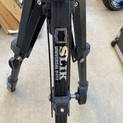 Slik Universal U212 Deluxe Tripod.
