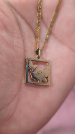 Gold-Toned Cable Chain Necklace
Acero inoxidable