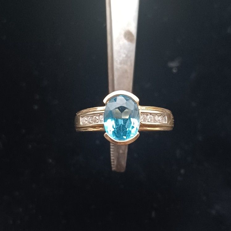 10K Gold Topaz Ring
