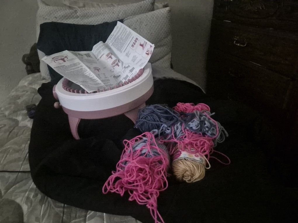 Yarn And Yarn Machine