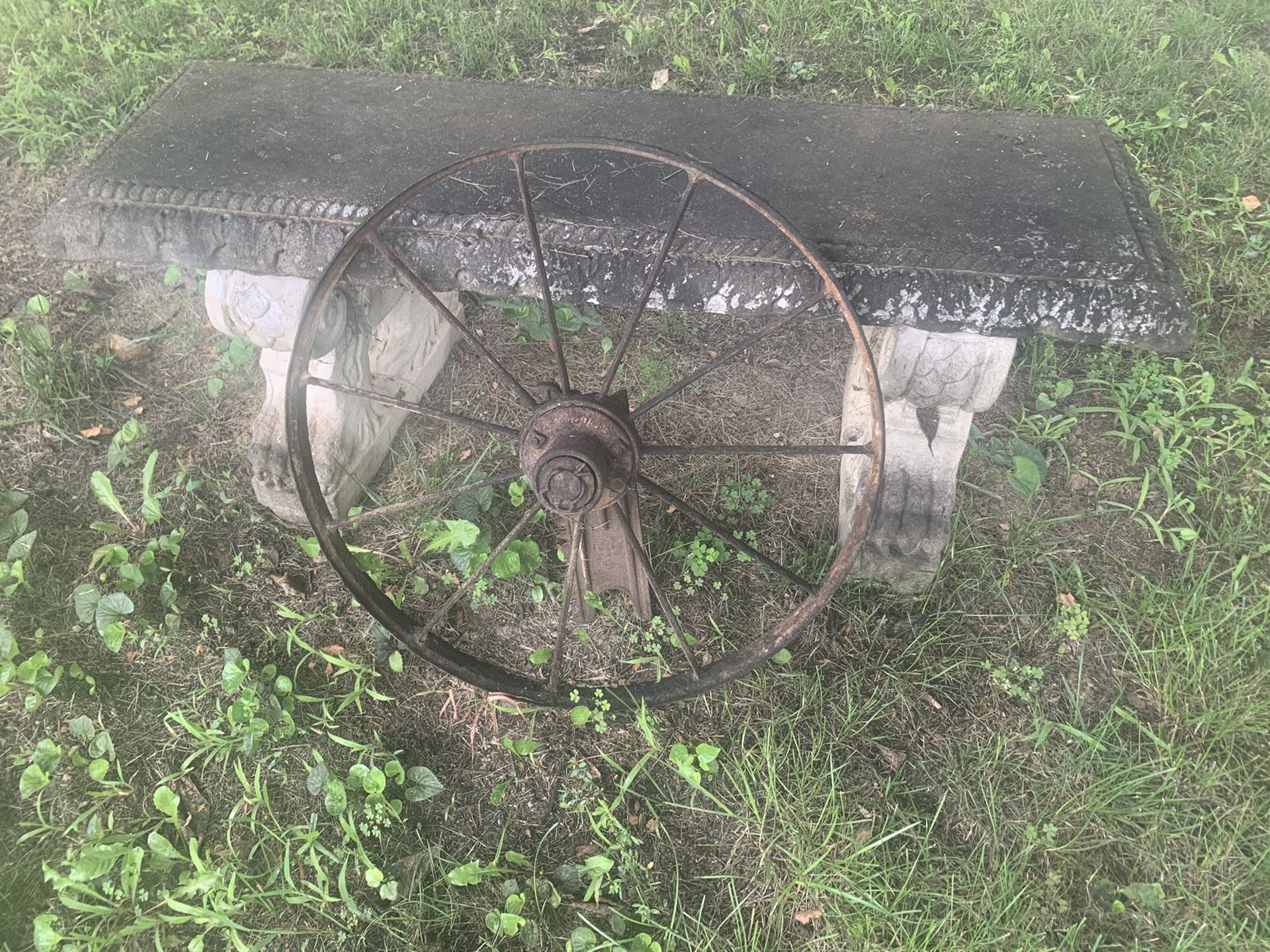 Metal wagon wheel