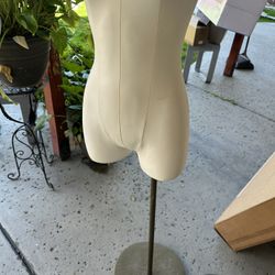 Maniqui En Buen Estado$25