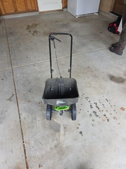 Fertilizer And Seed Spreader