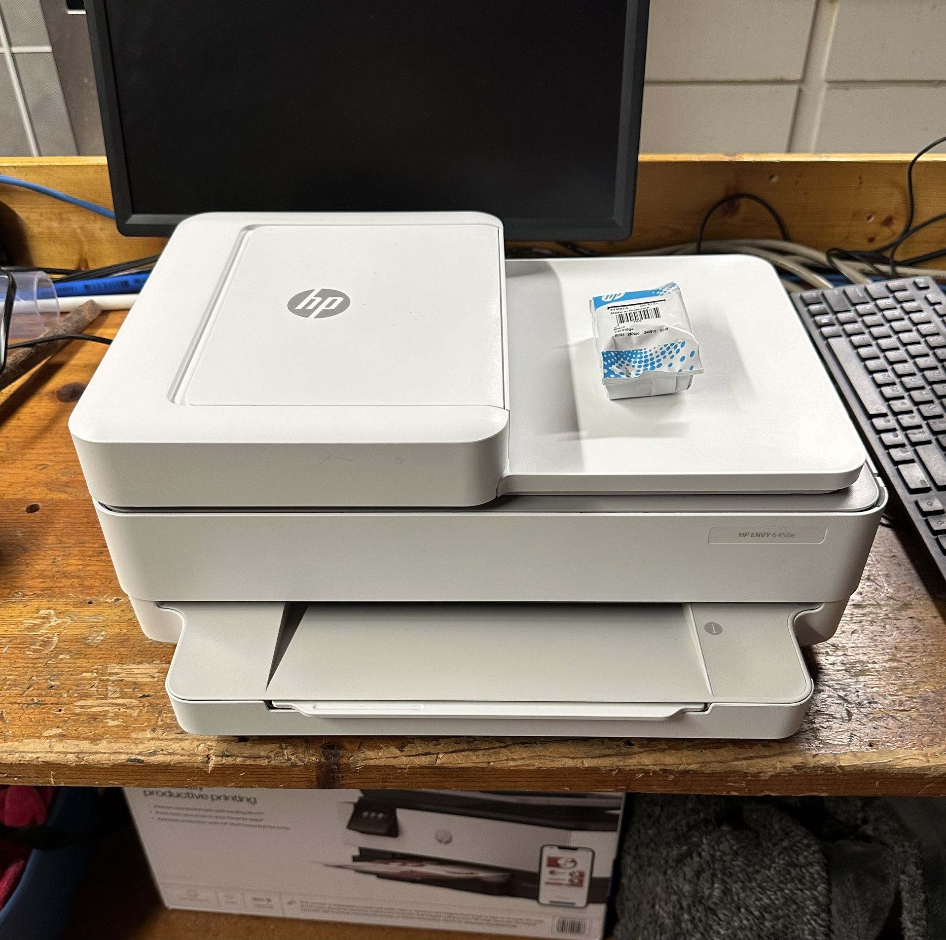 Printer/scanner/copier HP ENVY 6458e, extra black cartridge