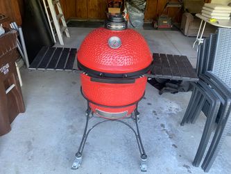 Kamado Joe Classic Joe Charcoal Grill with Acessories