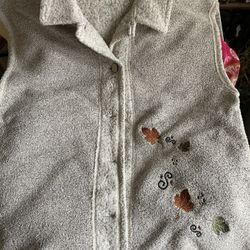 Women’s Pretty Fall Vest . Fall Leaves Embroidery. Like New 
