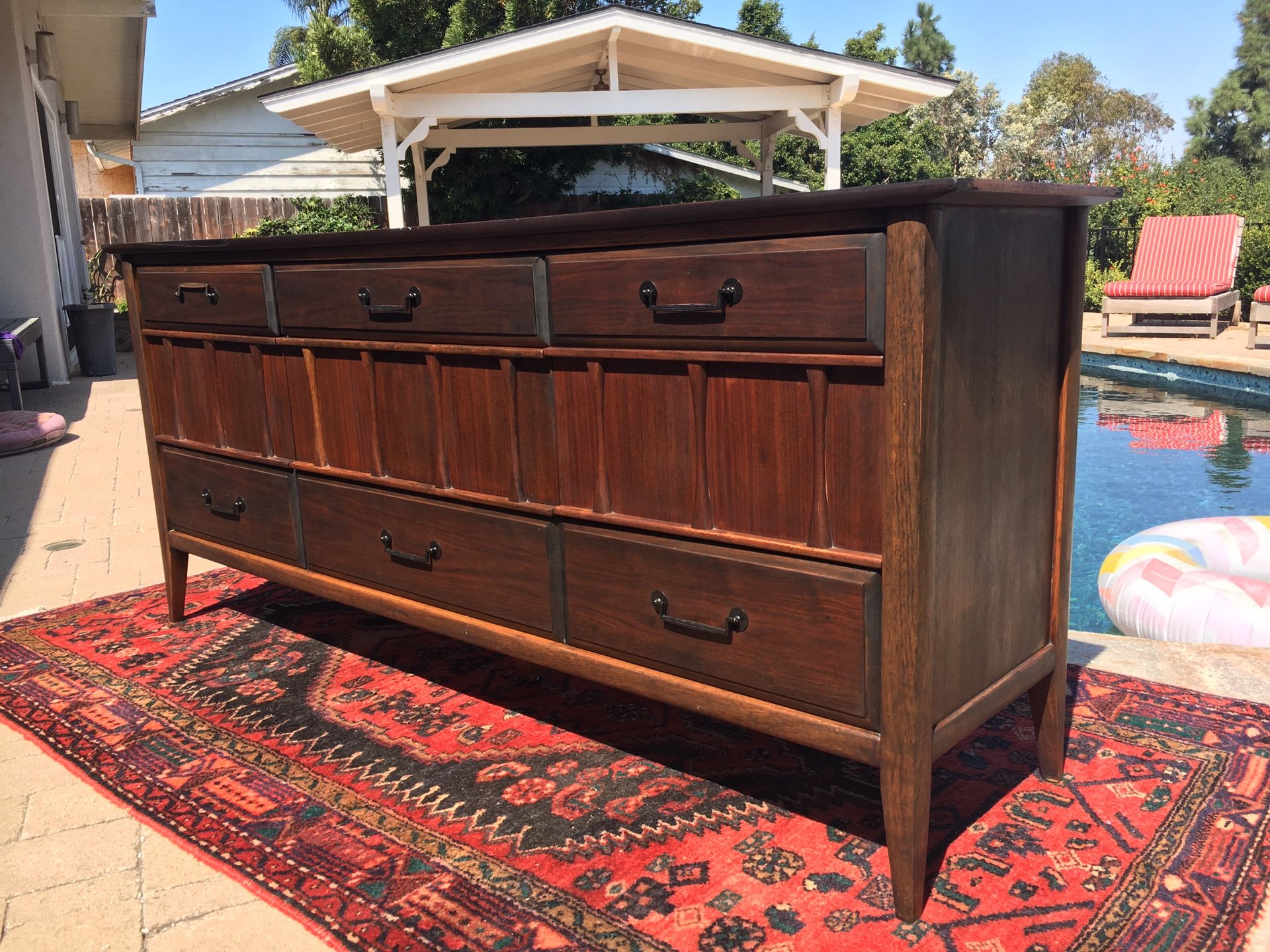 Beautiful mid century dresser by kroehler