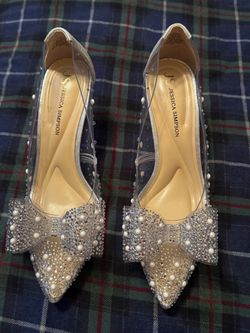 Beautiful woman heels 😊