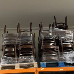 Restaurant Chairs - 9 Pallets