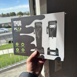 TPOB PLAY BLACK CLIPPER