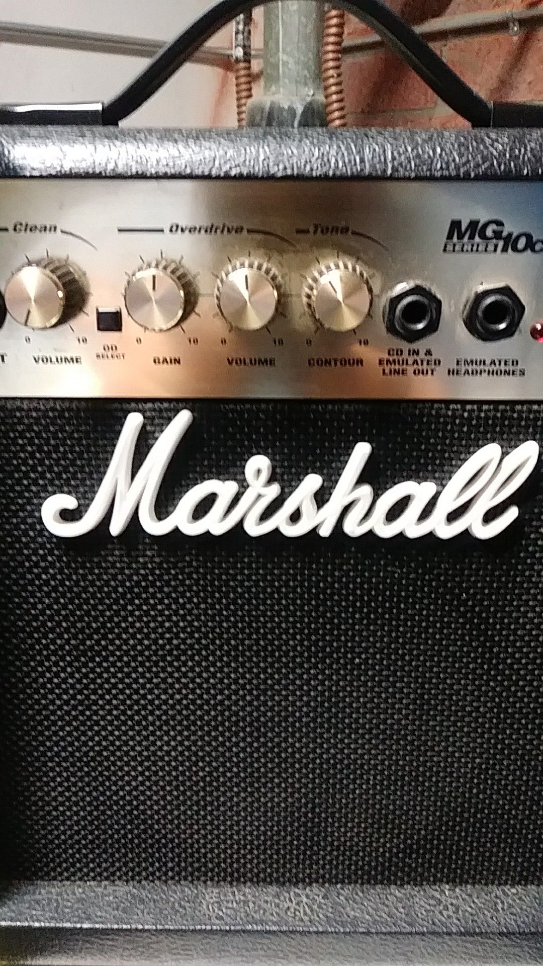 marshall. mg 10 series. amplifier
