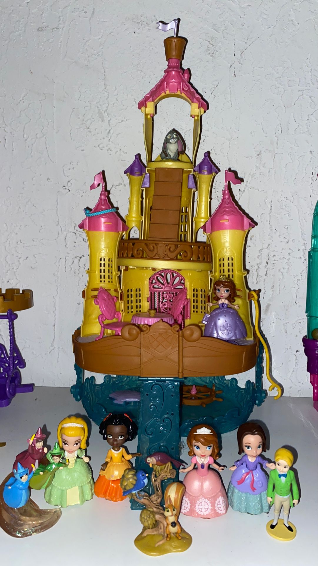 DisneDisney Sofia the First Toy Floating Sea Palace Figure Playset + extra 7 figures cake topper