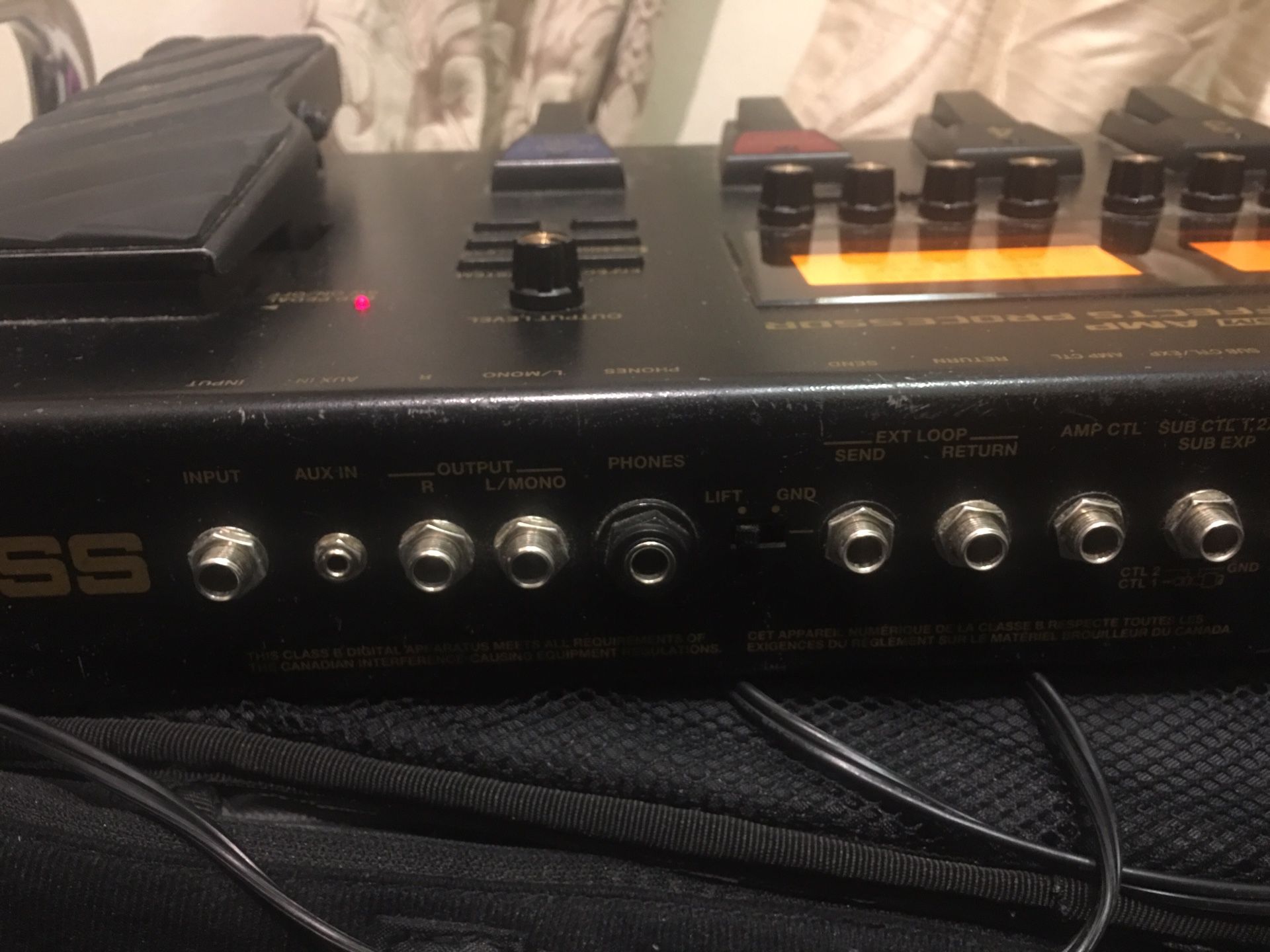 BOSS GT100 GUITAR EFFECTS