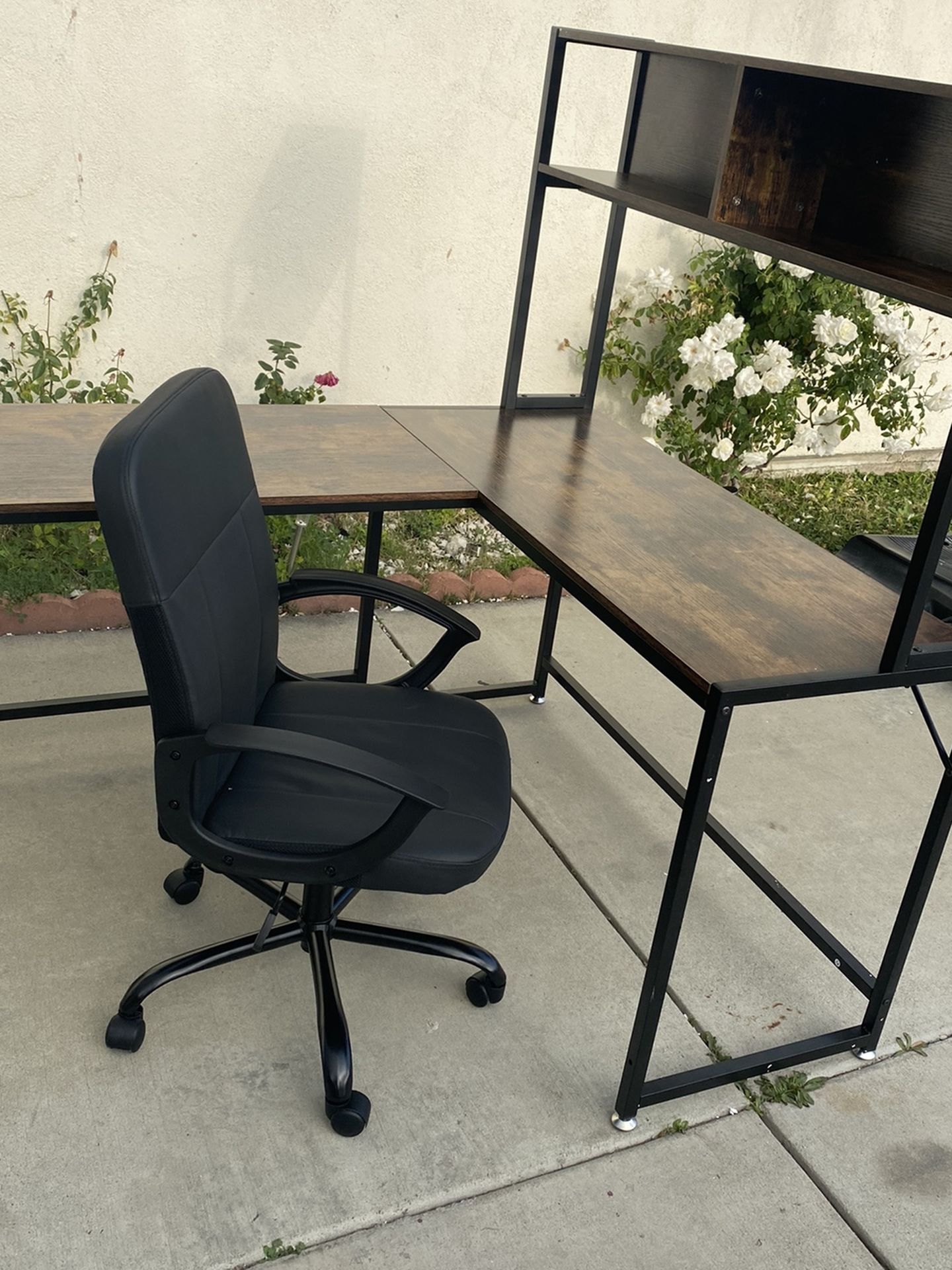 Corner Desk With Office Chair