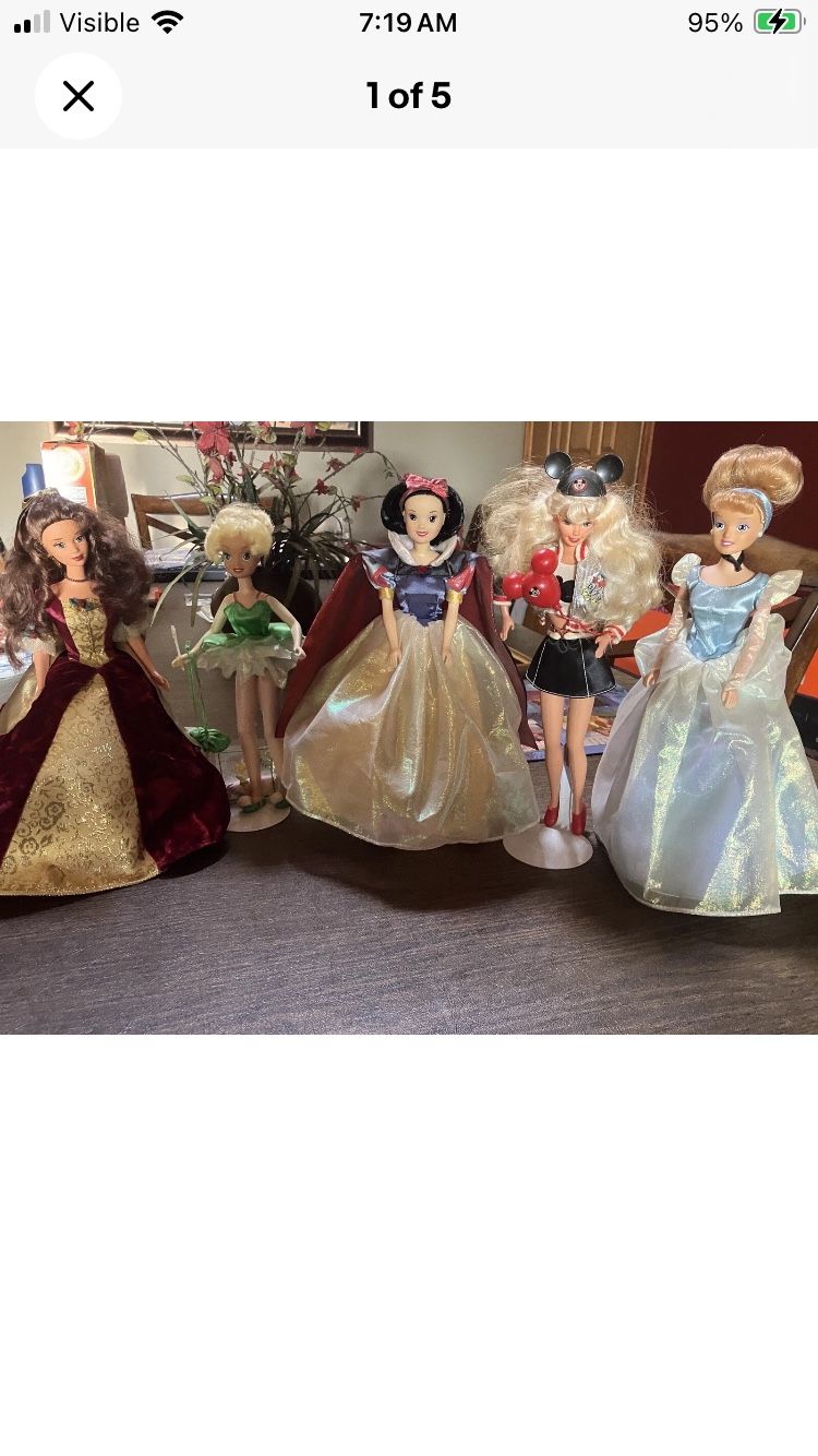 Disney Dolls ( Includes 5)