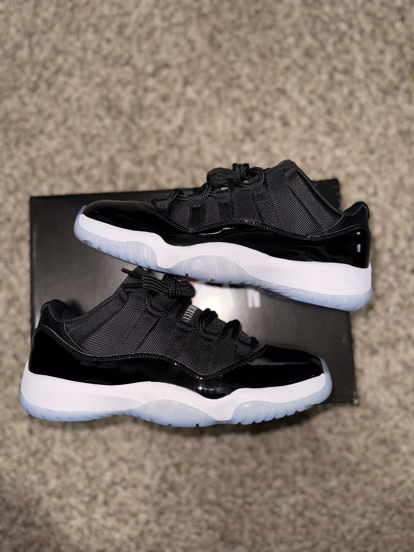 Air Jordan 11 Low “Space Jam” Size 9 (PLEASE READ DESCRIPTION FOR ALL DETAILS)