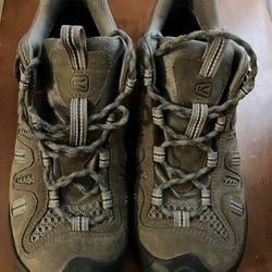 KEEN Hiking Shoes