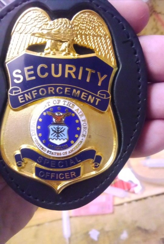 UNITED STATES AIR FORCE SECURITY BADGE/CIVILIAN CONTRACTOR