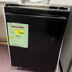Dishwasher 24’ Bosch W Top Layers Black New Open Box 