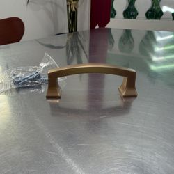 Cabinet or Dresser Pulls