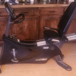 Cybex Cyclone  530R Recumbent Bike