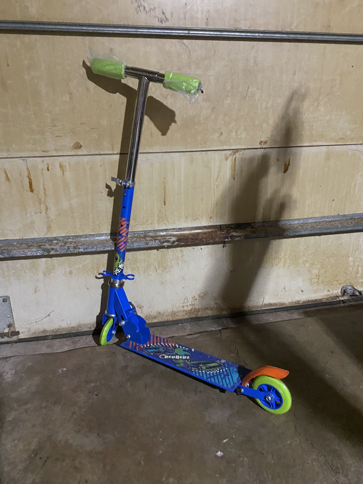 Small kidsscooter 