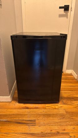 Hisense Mini Fridge
