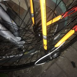 Cannondale Road Bike 