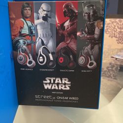 Star Wars first edition Street on earwired headphones storm trooper