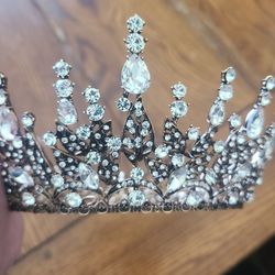 New Unsued Metal Crown
