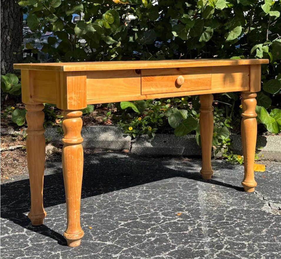 Broyhill Sofa Table