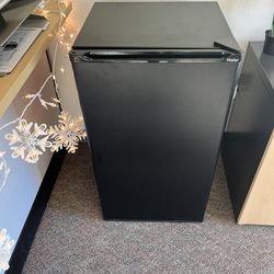 Mini Refrigerator 