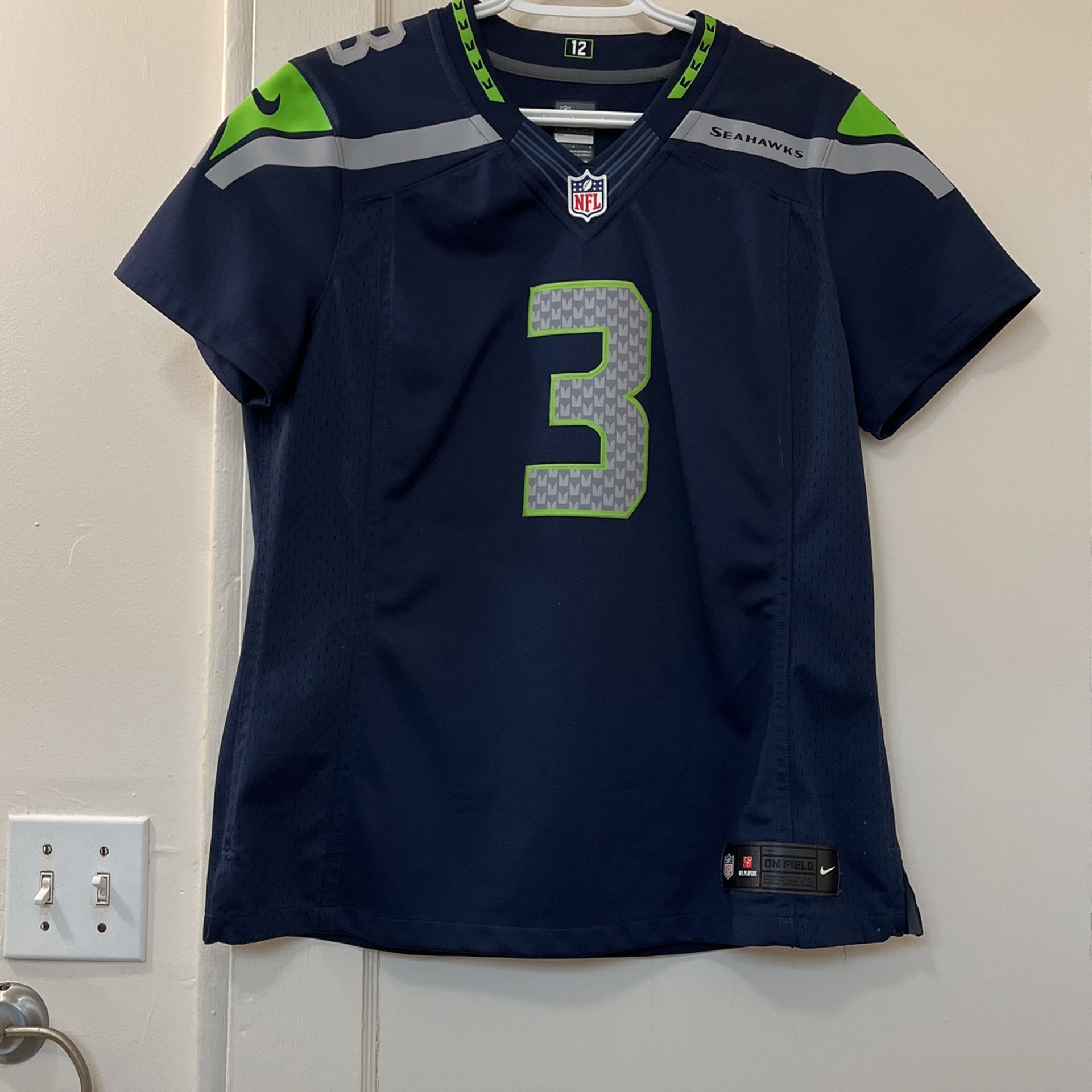 NFL Seattle Seahawks Jersey Russell Wilson Women’s Size L