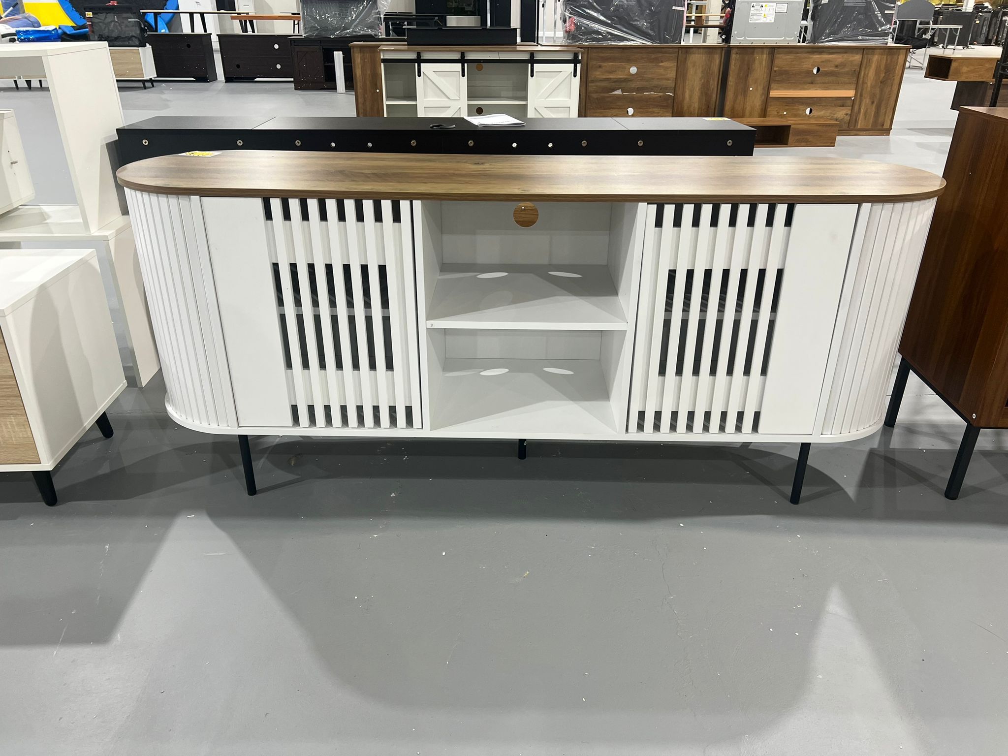 New Modern TV Stand for TVs Up to 75", Modern Entertainment Center TV Console with Adjustable Shelves, Curved Profile Design, Media Console for Living