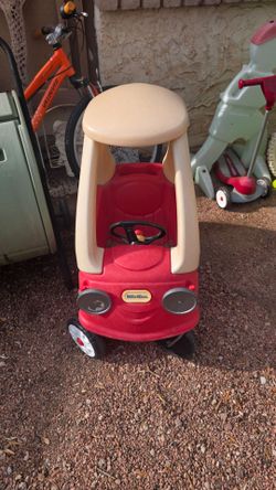 Little Tikes Red Cozy Coupe Car