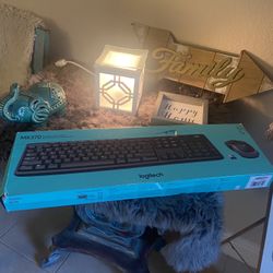 Logitech Full-size Wireless Combo, Wireless Keyboard And Mouse Combo (MK270)