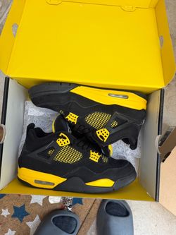 Jordan 4 Thunder🔱